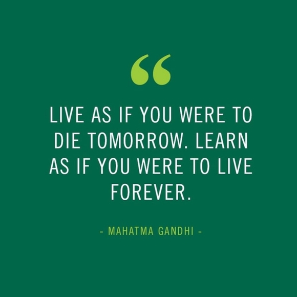 Hello! Welcome to my Closet 🥰 - Picture 4 of 5